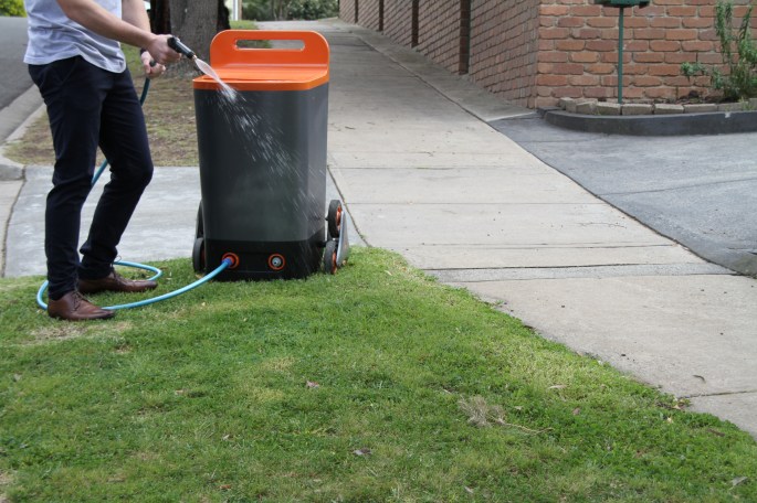 20141130su-grey-water-wagon-lawn-grass-garden-repurpose